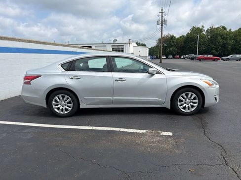 Used 2014 Nissan Altima 2.5 S FWD image 6