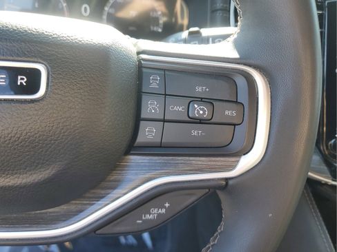 Used 2024 Jeep Wagoneer Series II w/ Flexible Seating Group RWD image 25