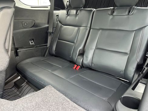 Used 2025 Ford Explorer ST image 15