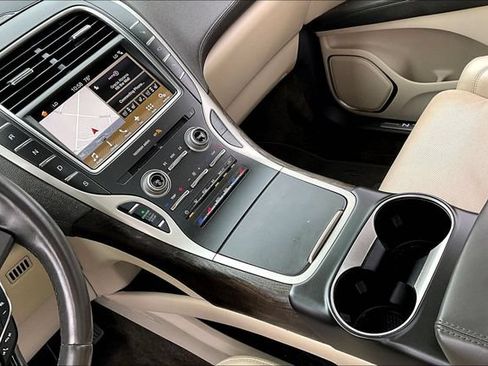 Used 2017 Lincoln MKX Reserve FWD image 15