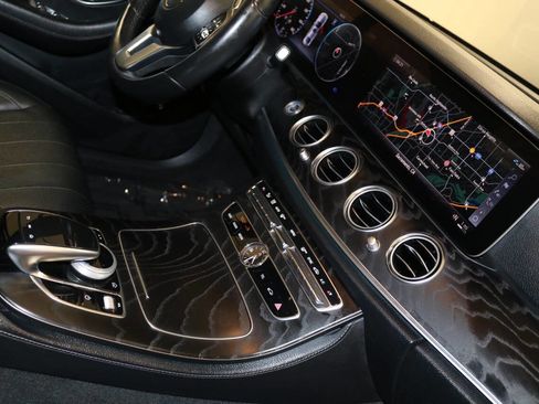 Used 2020 Mercedes-Benz E 350 Sedan image 47
