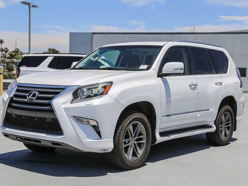 Used 2016 Lexus GX 460 w/ Premium Package AWD/4WD image 3