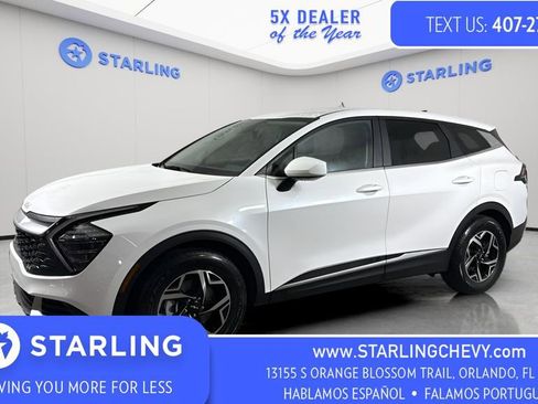 Used 2024 Kia Sportage LX image 1