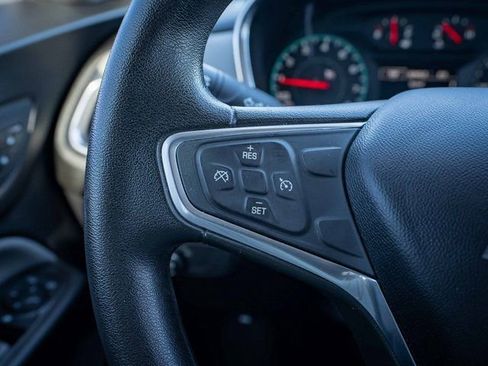 Used 2018 Chevrolet Equinox LS image 33