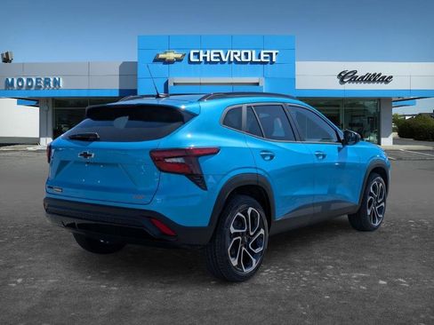 New 2026 Chevrolet Trax RS w/ Sunroof Package FWD image 5
