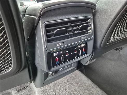 Used 2019 Audi Q8 Prestige AWD/4WD image 19