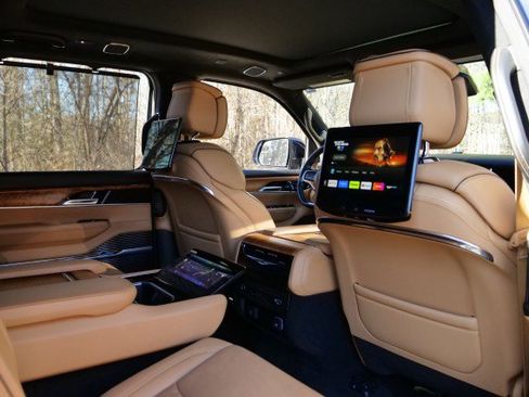 Used 2022 Jeep Grand Wagoneer Series III w/ Rear Seat Video Group 1 image 48