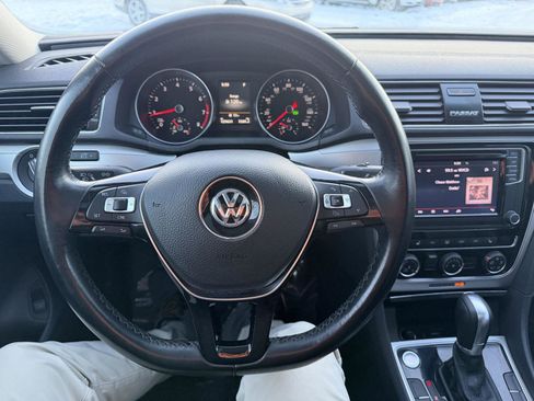 Used 2019 Volkswagen Passat 2.0T Wolfsburg image 11