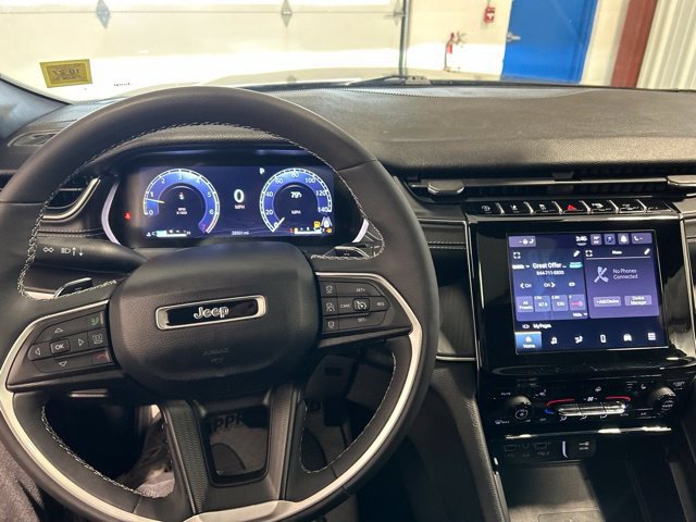 Used 2024 Jeep Grand Cherokee L Altitude AWD/4WD image 34
