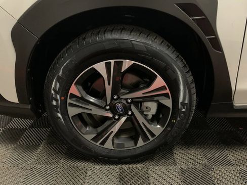 Used 2024 Subaru Crosstrek 2.0i Premium image 11