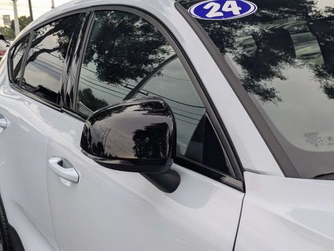 Used 2024 Volvo C40 Recharge Core AWD/4WD image 11