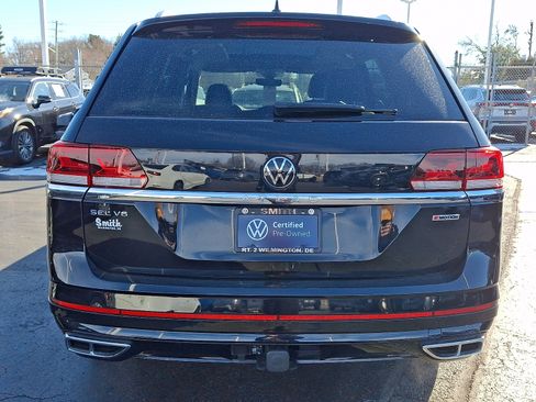 Certified 2022 Volkswagen Atlas SEL R-Line image 5