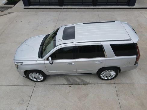Used 2016 Cadillac Escalade Platinum AWD/4WD image 61