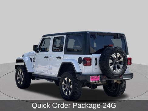 Used 2018 Jeep Wrangler Unlimited Sahara AWD/4WD image 3