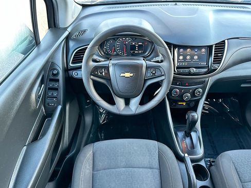 Used 2022 Chevrolet Trax LS w/ Tint and Cruise Package AWD/4WD image 20