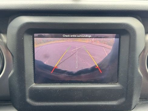 Used 2018 Jeep Wrangler Unlimited Sport S image 17