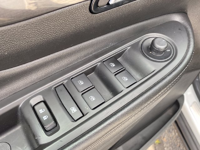 Used 2020 Buick Encore Preferred AWD/4WD image 17