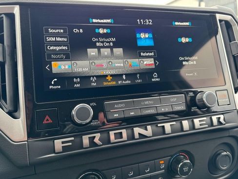 Used 2025 Nissan Frontier SV image 19