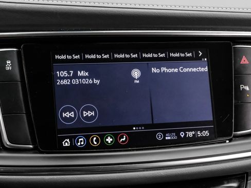 Used 2021 Buick Enclave Essence image 30