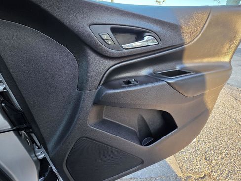 Used 2020 Chevrolet Equinox LT image 27