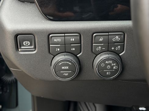 Used 2026 Chevrolet Silverado 1500 LT Trail Boss w/ Safety Package image 27