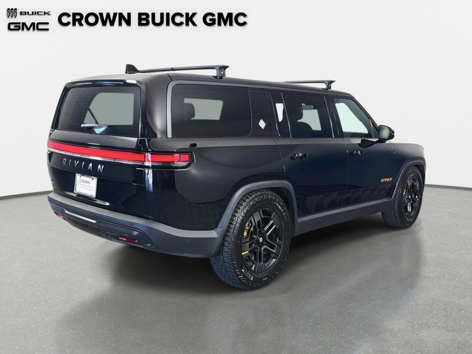 Used 2025 Rivian R1S Premium Dual AWD/4WD image 5