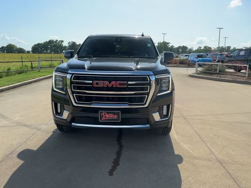 Used 2021 GMC Yukon SLT image 3