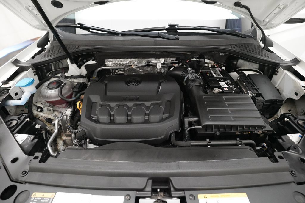 Used 2022 Volkswagen Tiguan SE AWD/4WD image 3