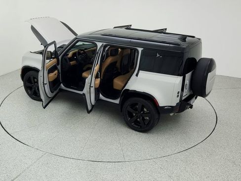 New 2026 Land Rover Defender 110 X-Dynamic SE image 36