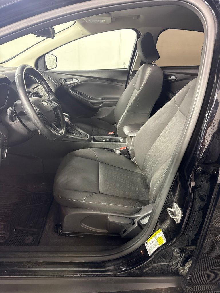 Used 2016 Ford Focus SE FWD image 15