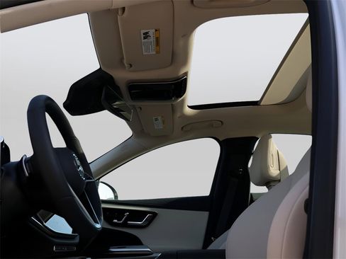 Used 2025 Mercedes-Benz E 350 4MATIC Sedan image 40