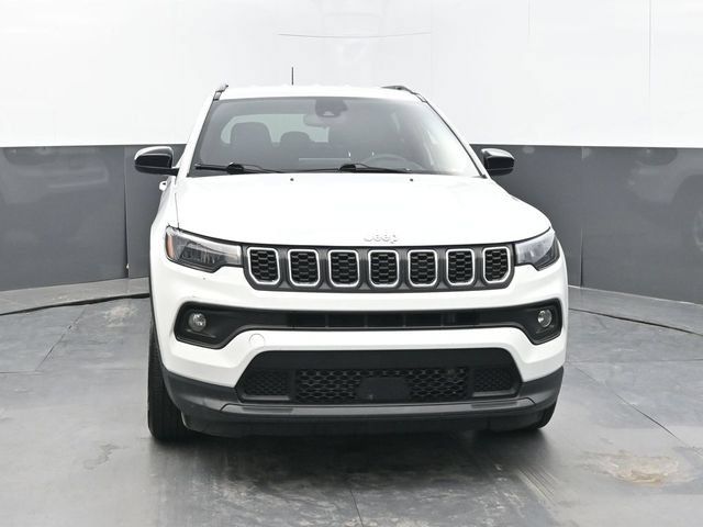 Used 2024 Jeep Compass Latitude AWD/4WD image 8