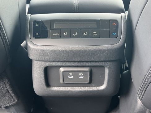 New 2026 Nissan Pathfinder SL FWD image 17