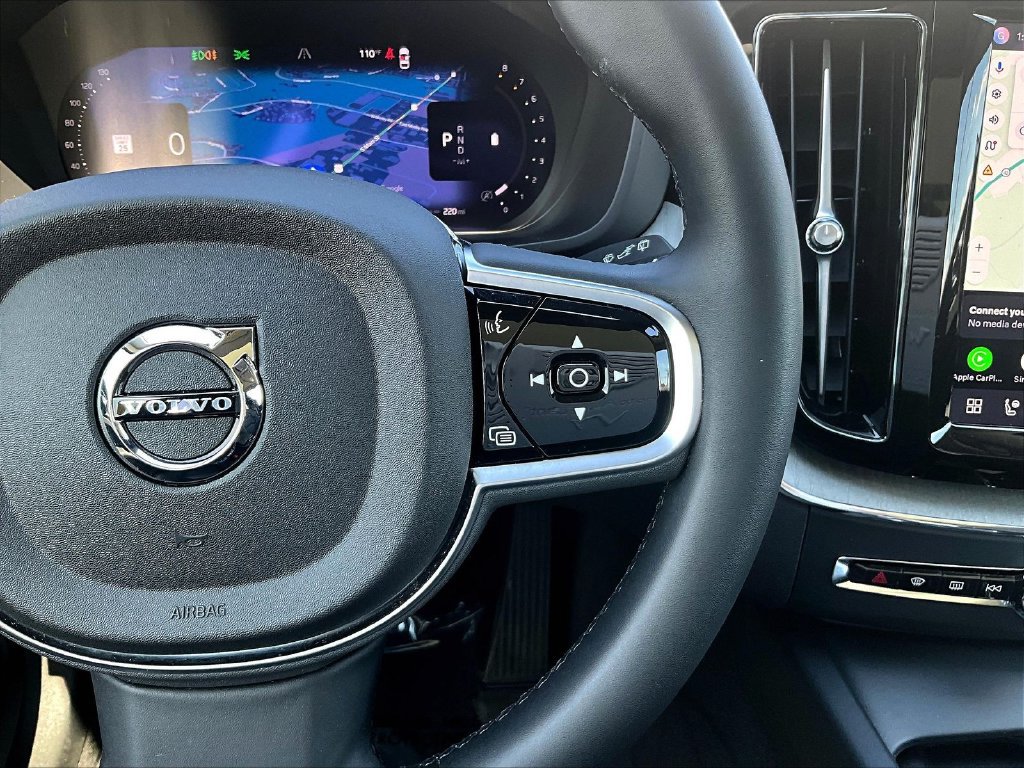 Used 2025 Volvo XC60 B5 Plus w/ Protection Package Premier AWD/4WD image 14