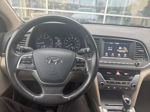 Used 2017 Hyundai Elantra SE w/ SE A/T Tech Package 03 FWD image 6