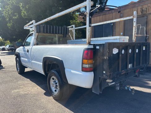 Used 2006 GMC Sierra 2500 W/T RWD image 6