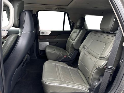Used 2022 Lincoln Navigator Black Label image 12