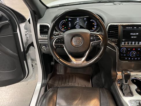 Used 2018 Jeep Grand Cherokee Limited w/ Luxury Group II AWD/4WD image 13