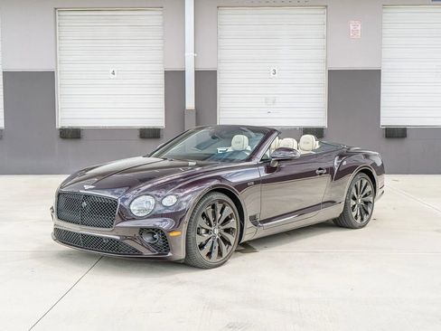 Used 2024 Bentley Continental GT V8 image 20