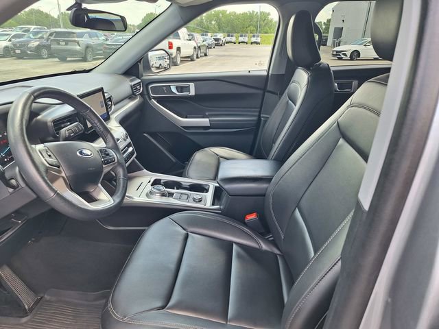 Used 2024 Ford Explorer XLT w/ Equipment Group 202A AWD/4WD image 11