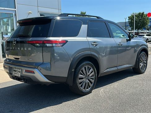 Used 2024 Nissan Pathfinder SL w/ SL Premium Package AWD/4WD image 7