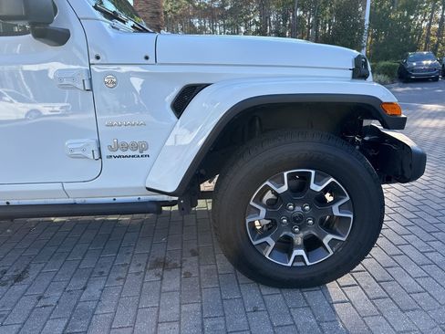 Used 2024 Jeep Wrangler Sahara image 6