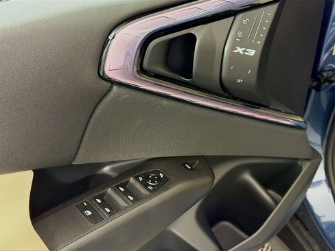 Used 2025 BMW X3 xDrive30i w/ Premium Package image 19