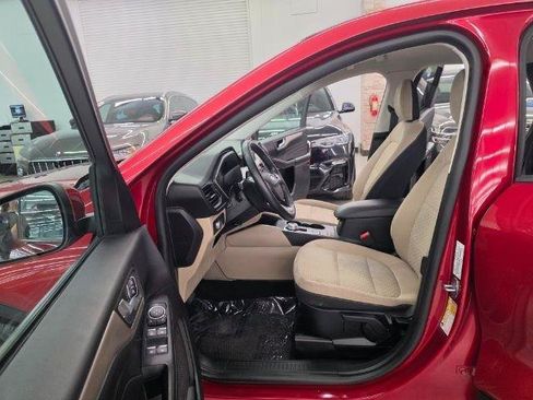 Used 2021 Ford Escape SE w/ Cold Weather Package FWD image 8