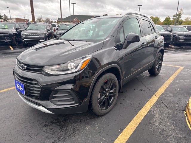 Used 2021 Chevrolet Trax LT w/ Redline Edition AWD/4WD image 4