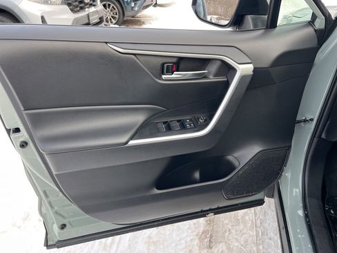 Used 2022 Toyota RAV4 XLE image 21