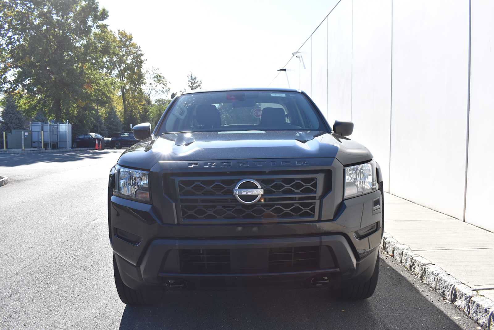 Used 2022 Nissan Frontier S w/ Technology Package AWD/4WD image 2