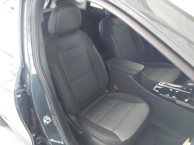 New 2026 Chevrolet Trax LT w/ LT Convenience Package FWD image 28