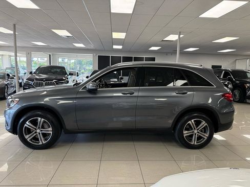 Used 2017 Mercedes-Benz GLC 300 4MATIC image 3