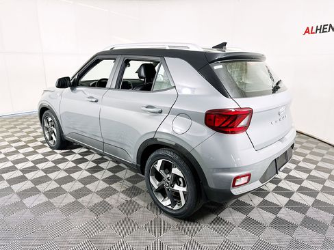 Used 2022 Hyundai Venue Limited image 5